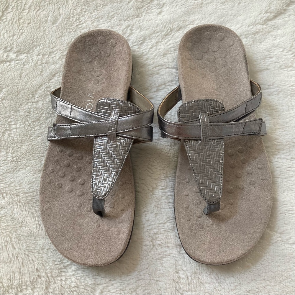 Vionic Karley comfort orthotic arch support sandals silver slip on size 8